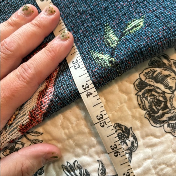 Vintage Tapestry Blanket with Girl and Clock Design - Picture 6 of 6